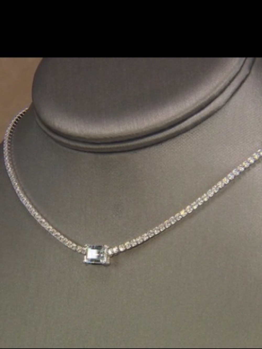 Judith Ripka -Tennis Necklace with Emerald-Cut Center Stone - choker